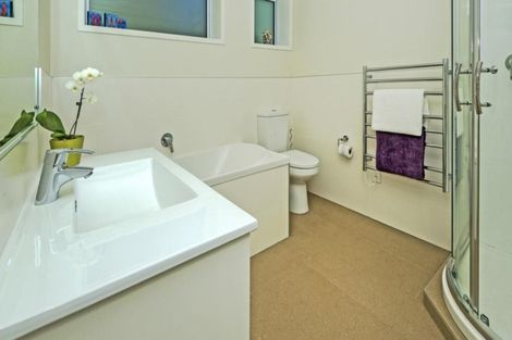 Photo of property in 8 Towra Place, Botany Downs, Auckland, 2010