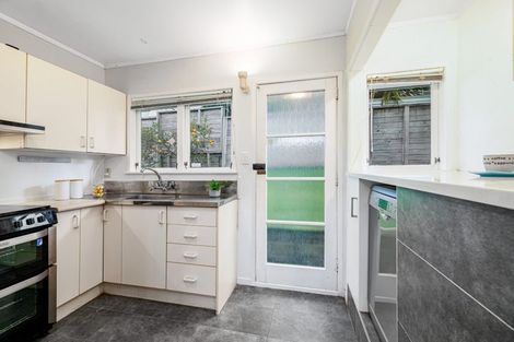 Photo of property in 2/7 Dakota Avenue, Beach Haven, Auckland, 0626