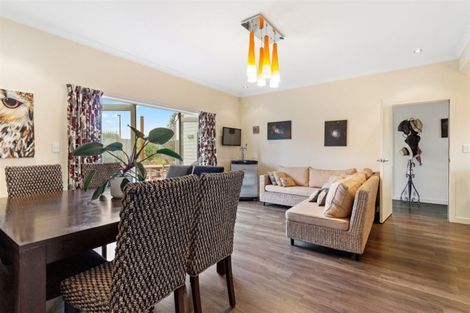 Photo of property in 17 Tudor Grove, Whitianga, 3510