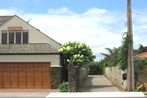 Photo of property in 27 Craig Road, Milford, Auckland, 0620