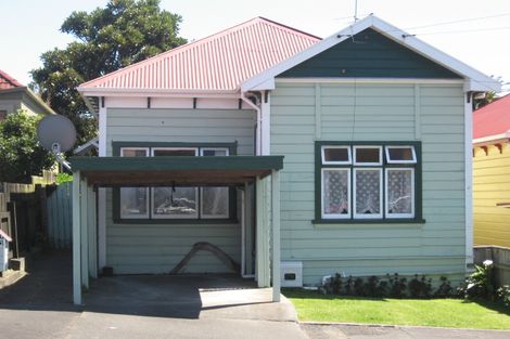 Photo of property in 16 Church Place, Whanganui, 4500