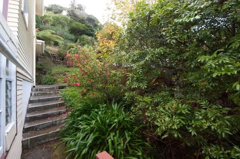 Photo of property in 2 The Rigi, Northland, Wellington, 6012