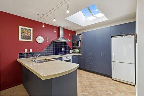 Photo of property in 3/24 Wernham Place, Northcote, Auckland, 0626