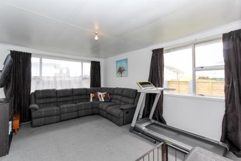Photo of property in 16 Banks Street, Marfell, New Plymouth, 4310
