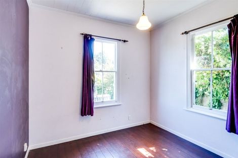 Photo of property in 40 Faraday Street, Hospital Hill, Napier, 4110