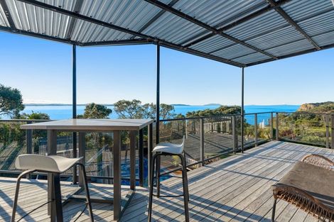 Photo of property in 1418 Whangaparaoa Road, Army Bay, Whangaparaoa, 0930