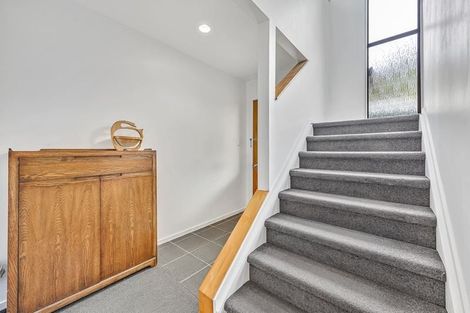 Photo of property in 364a Glenfield Road, Glenfield, Auckland, 0629