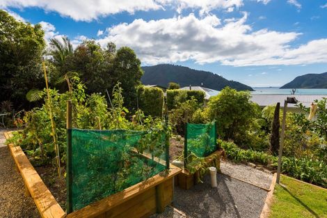 Photo of property in 3 Ruataniwha Place, Okiwi Bay, French Pass, 7193