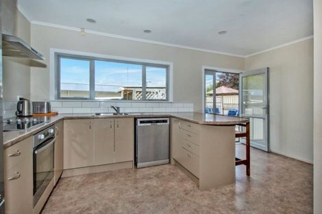 Photo of property in 1 Adams Place, Te Kamo, Whangarei, 0112
