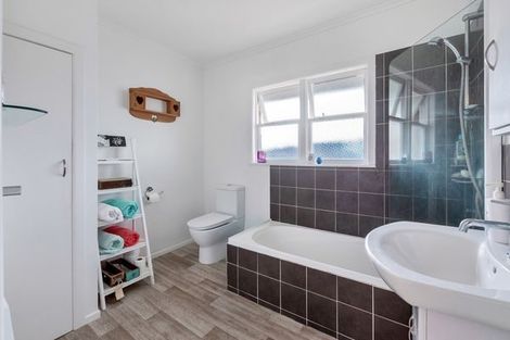 Photo of property in 3/5 Sudan Avenue, Milford, Auckland, 0620