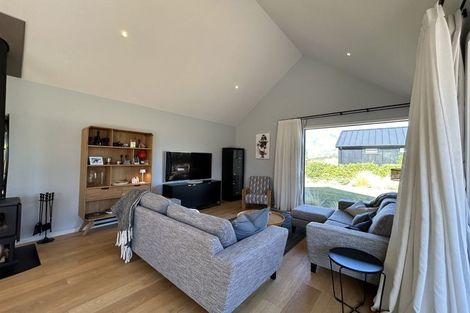 Photo of property in 32 Falconer Rise, Jacks Point, Queenstown, 9371