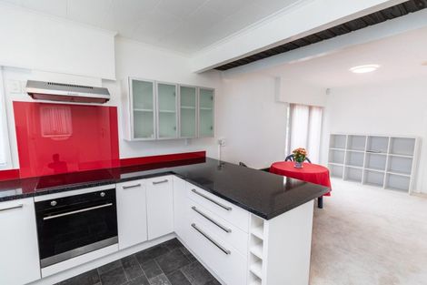Photo of property in 124 Naenae Road, Naenae, Lower Hutt, 5011