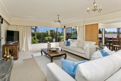 Photo of property in 1/26 County Road, Torbay, Auckland, 0630