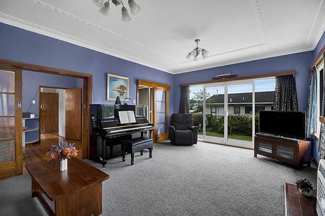 Photo of property in 69 Young Street, New Plymouth, 4310