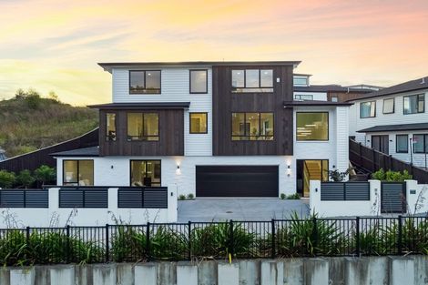 Photo of property in 65 Rathmullen Place, Pinehill, Auckland, 0632