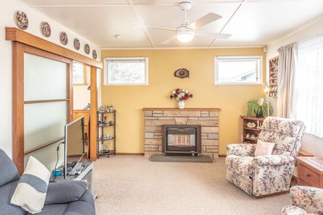 Photo of property in 2 Borlase Place, Aramoho, Whanganui, 4500