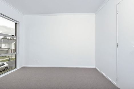 Photo of property in 29 Samuel Cassidy Avenue, Swanson, Auckland, 0614