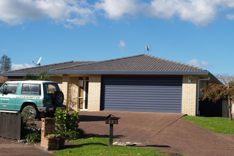 Photo of property in 22 John Lister Close, Golflands, Auckland, 2013