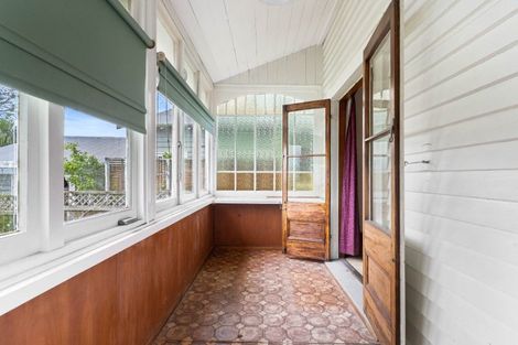 Photo of property in 103 Queen Street, Northcote Point, Auckland, 0627