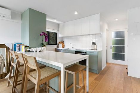 Photo of property in 8/29 Sentinel Road, Herne Bay, Auckland, 1011