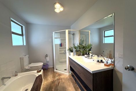 Photo of property in 17 Meteor Place, Schnapper Rock, Auckland, 0632