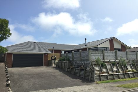Photo of property in 13 Sandel Rise, Merrilands, New Plymouth, 4312