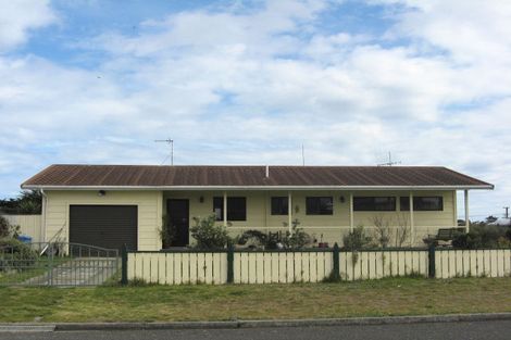 Photo of property in 63 Kahukura Avenue, Waitarere Beach, Levin, 5510