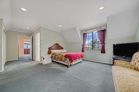 Photo of property in 5 Figtree Terrace, Goodwood Heights, Auckland, 2105