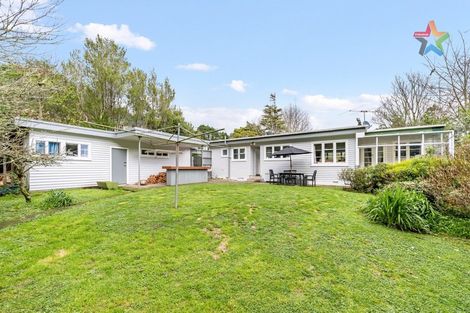 Photo of property in 15 Kennedy Grove, Stokes Valley, Lower Hutt, 5019