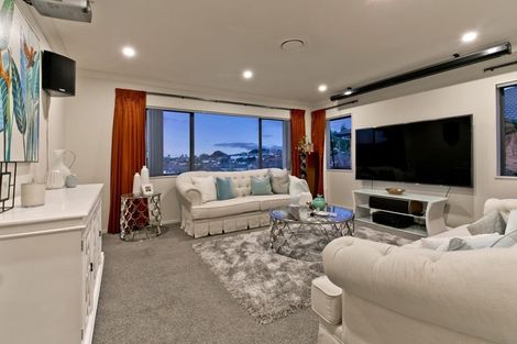 Photo of property in 36 Sapperton Drive, Henderson, Auckland, 0612