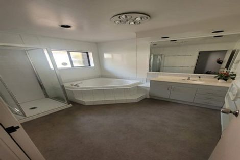 Photo of property in 10 Orangewood Drive, Northpark, Auckland, 2013