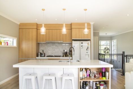 Photo of property in 11b Bank Street, Hillcrest, Auckland, 0627