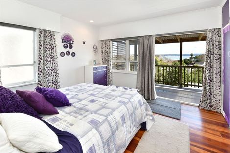 Photo of property in 4a Kathy Terrace, Stanmore Bay, Whangaparaoa, 0932
