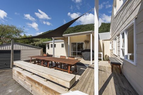 Photo of property in 21 Tararua Street, Paraparaumu, 5032