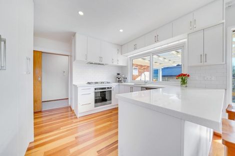 Photo of property in 28 Sandspit Road, Waiuku, 2123