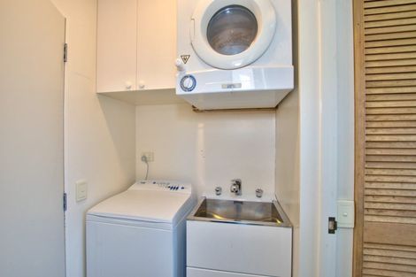 Photo of property in 19 Wye Place, Fernhill, Queenstown, 9300