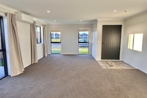 Photo of property in 76 Broadway Parade, Rolleston, 7615