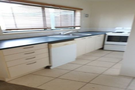 Photo of property in 6 Northcross Drive, Oteha, Auckland, 0632