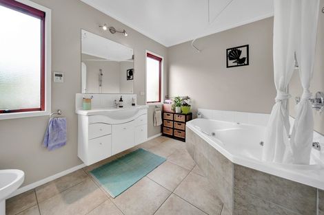 Photo of property in 19d Shelter Grove, Frankleigh Park, New Plymouth, 4310