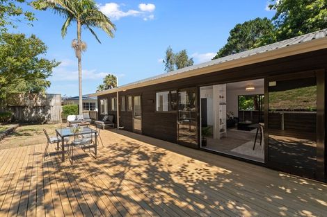 Photo of property in 45 Topliss Drive, Northcross, Auckland, 0632