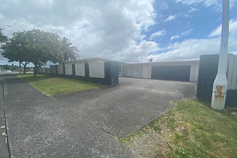 Photo of property in 40 Seymour Road, Sunnyvale, Auckland, 0612