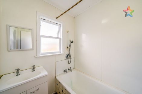 Photo of property in 5 Bythell Street, Wainuiomata, Lower Hutt, 5014