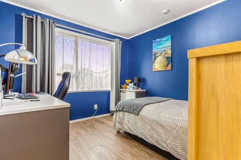 Photo of property in 92 Reynella Drive, Massey, Auckland, 0614