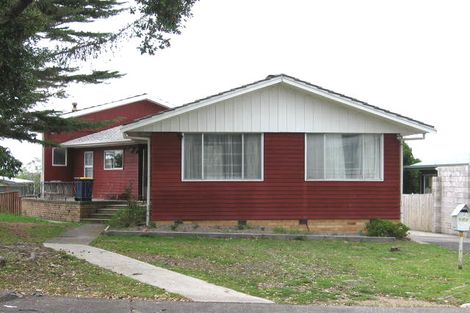 Photo of property in 3 Patts Avenue, Glendene, Auckland, 0602