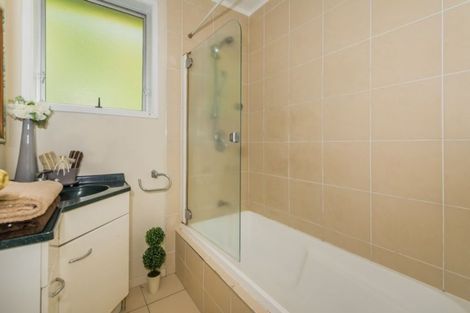 Photo of property in 72 Vandeleur Avenue, Birkdale, Auckland, 0626