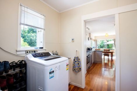 Photo of property in 9 Beaumont Crescent, Frankleigh Park, New Plymouth, 4310