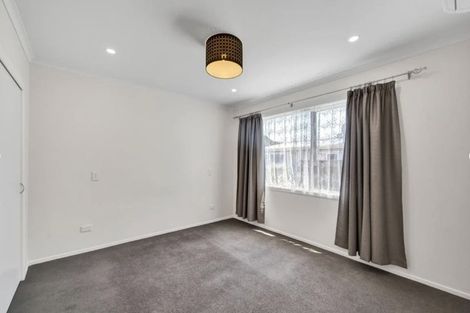 Photo of property in 13 Ambury Place, Merrilands, New Plymouth, 4312