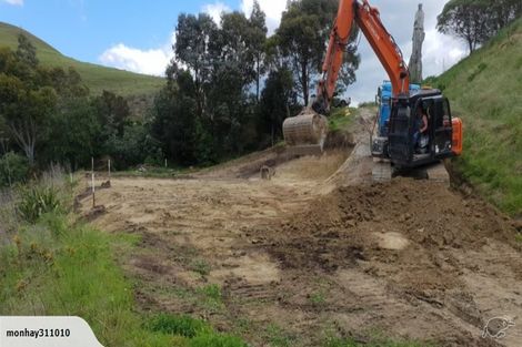 Photo of property in 250 Puketapu Road, Taradale, Napier, 4183