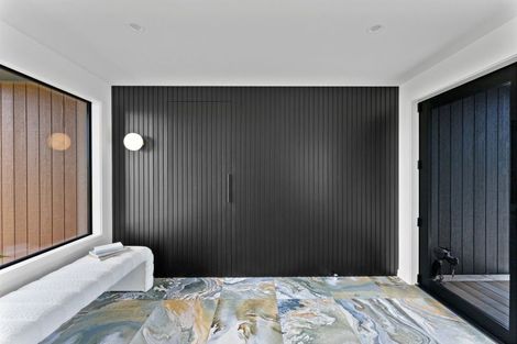 Photo of property in Tapuae, 26 Washer Road, Omata, New Plymouth, 4374