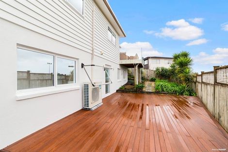 Photo of property in 65 Zara Court, Windsor Park, Auckland, 0632